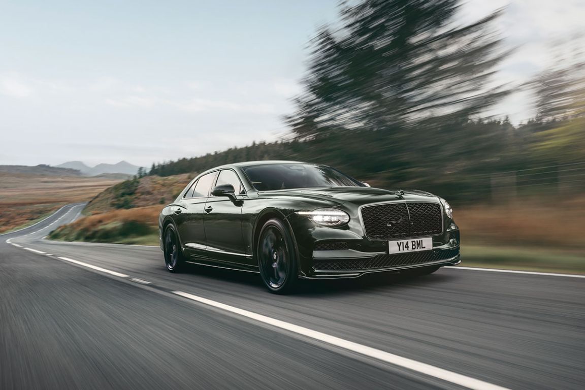 BENTLEY FLYING SPUR S: ARTESANATO E PERFORMANCE