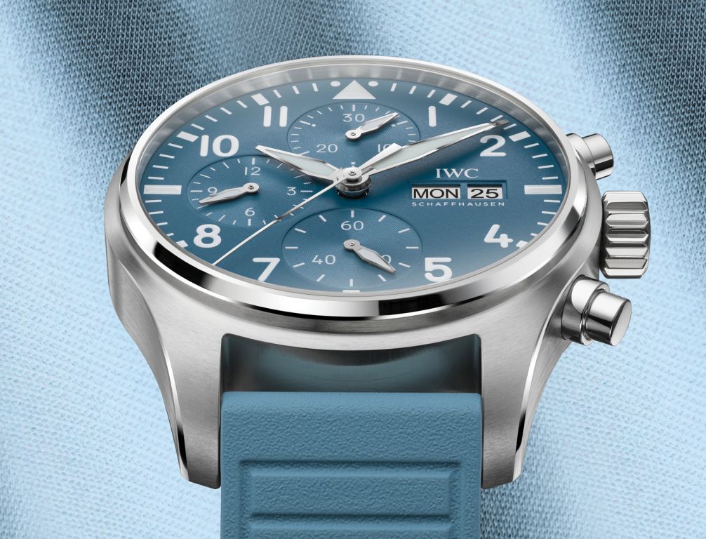 IWC apresenta o TOP GUN Miramar: uma nova cor no horizonte da relojoaria
