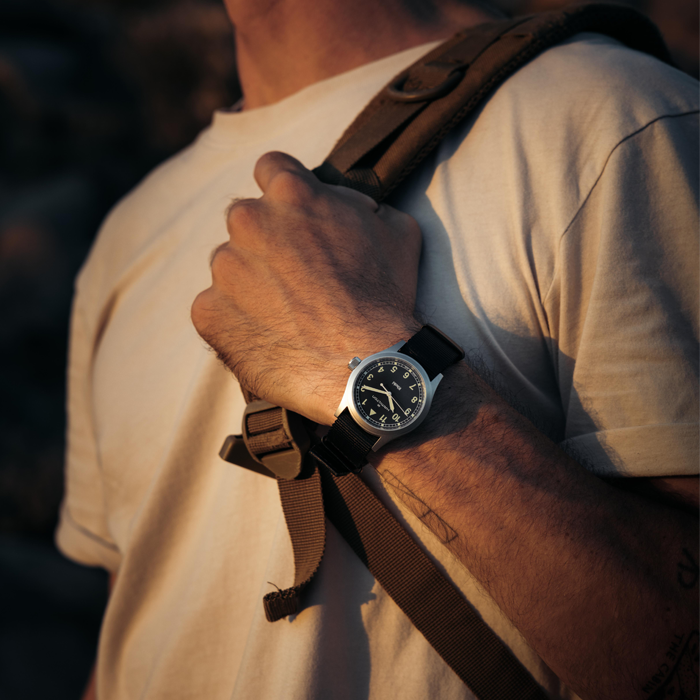 Wrist Hamilton Swatch Khaki Field Quartz 38mm Marca Hamilton