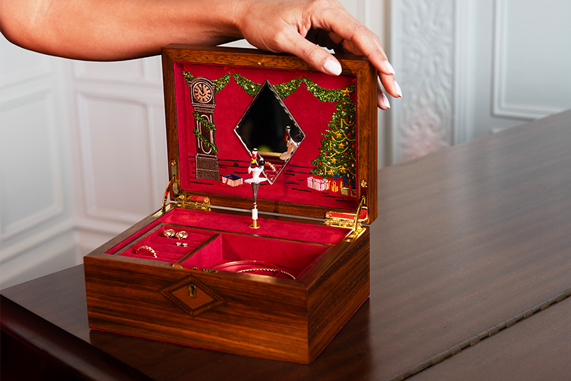 Musical Jewelry Boxes WOLF