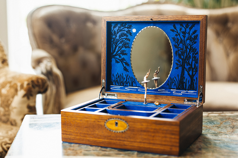 Musical Jewelry Boxes WOLF